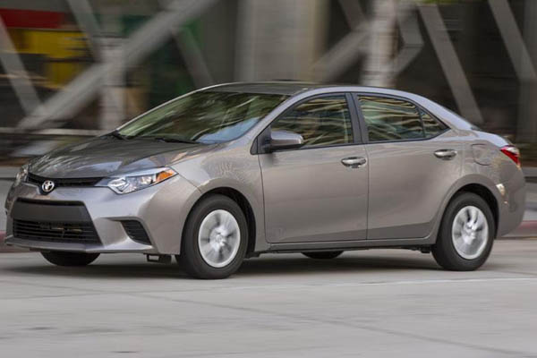 Toyota vuelve a aparecer en el mercado con su modelo Corolla 2014