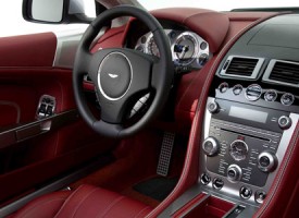 Presentación del Aston Martin DB9 se reestilizó en París 