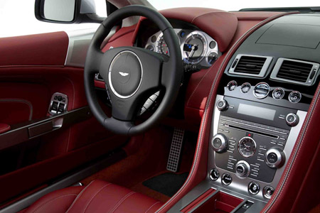 Interior del Aston Martin DB9